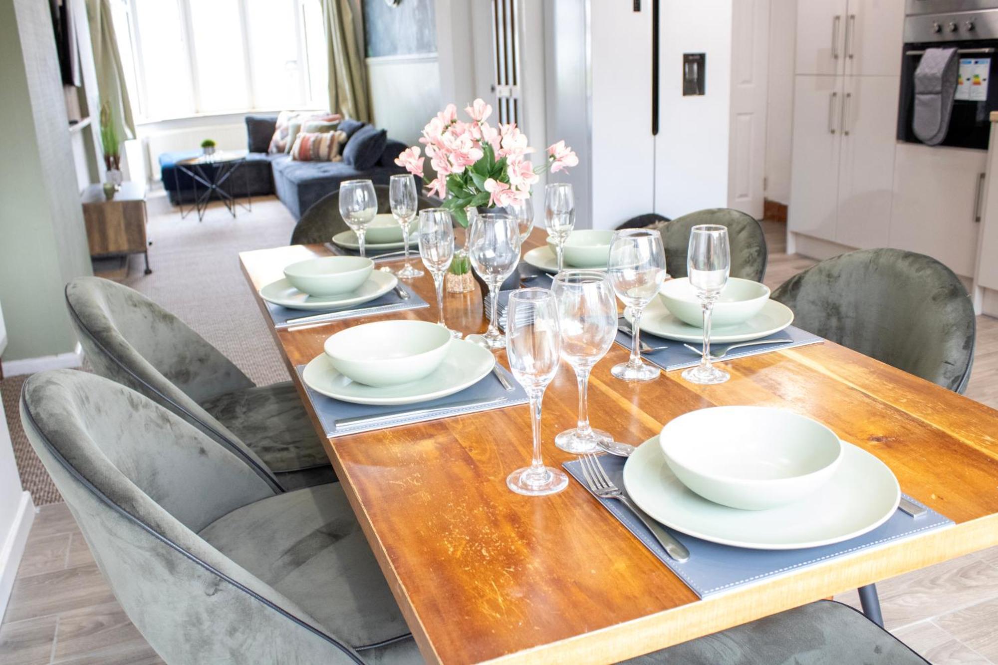 Harvard House, Stylish 3 Bedroom House In Solihull 5 Mins To The Nec, Bhx ,Jlr With Free Parking Birmingham Eksteriør billede
